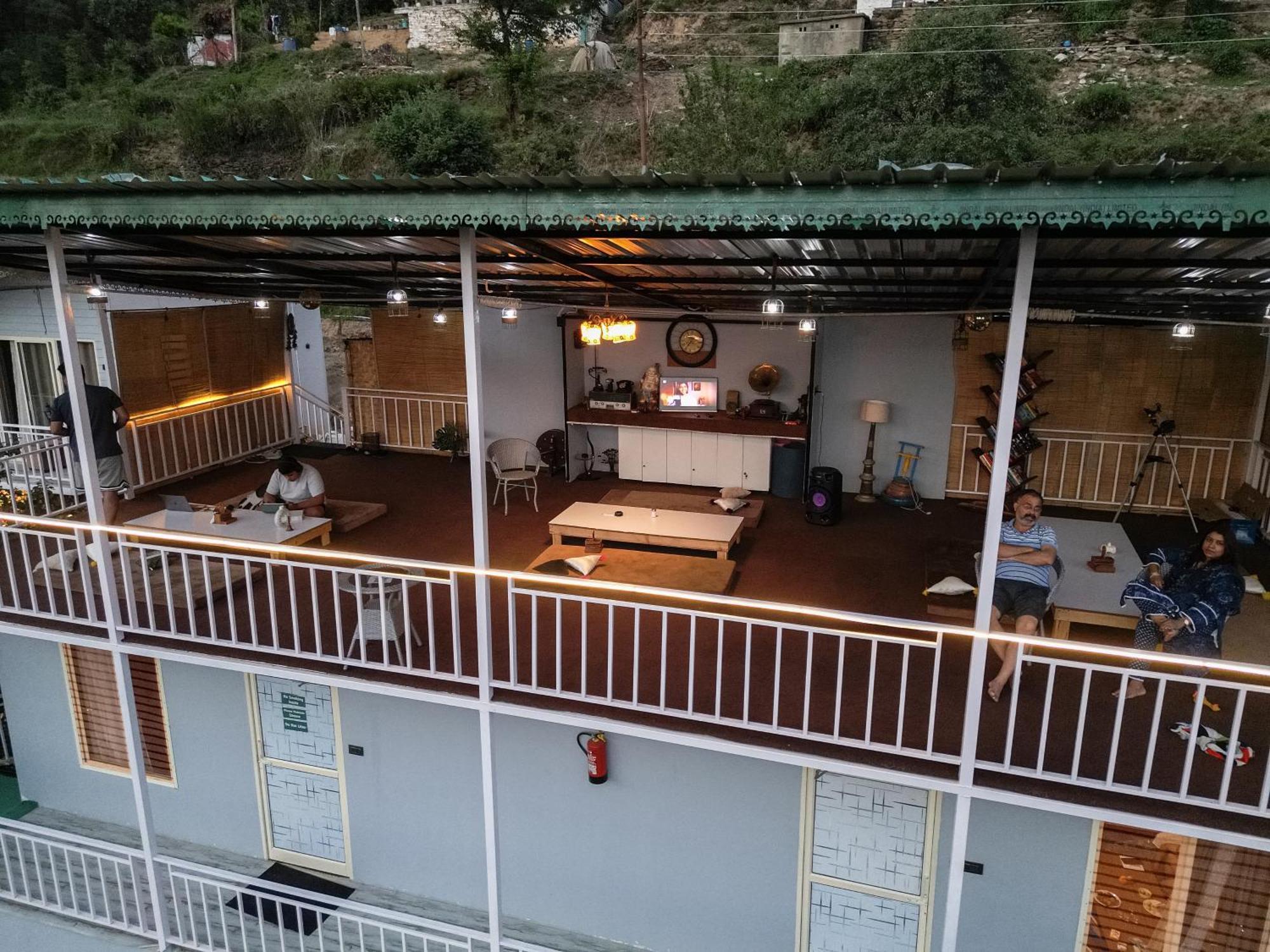 The Rare One'S Mukteshwar - Resort & Cafe エクステリア 写真