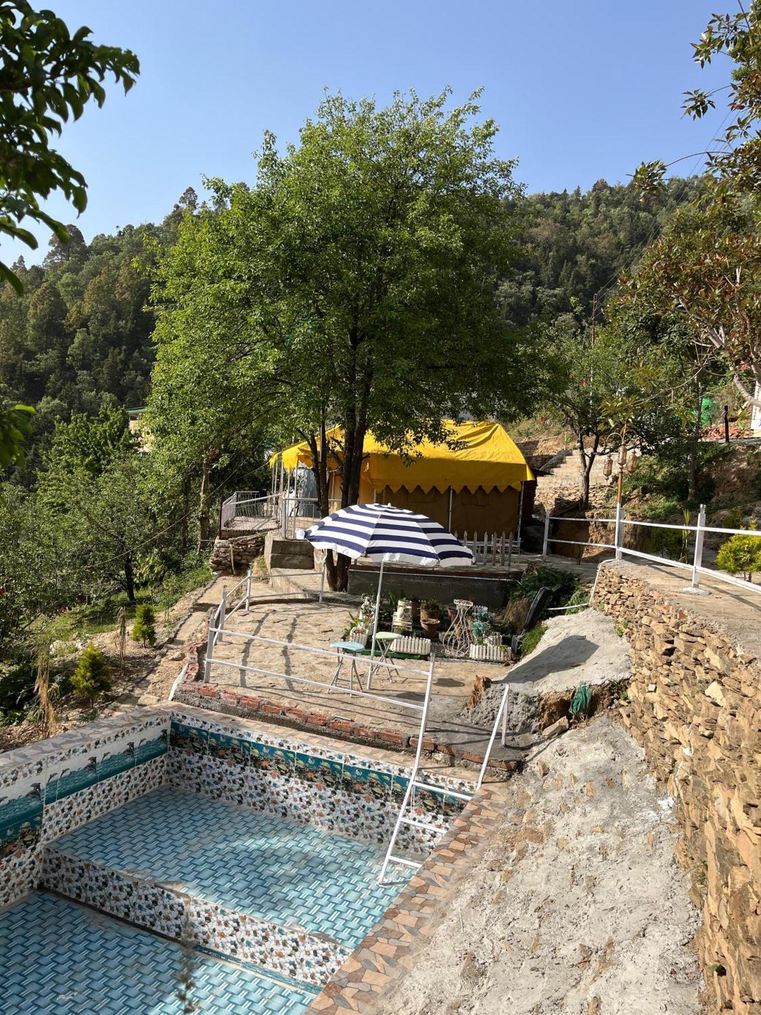 The Rare One'S Mukteshwar - Resort & Cafe エクステリア 写真