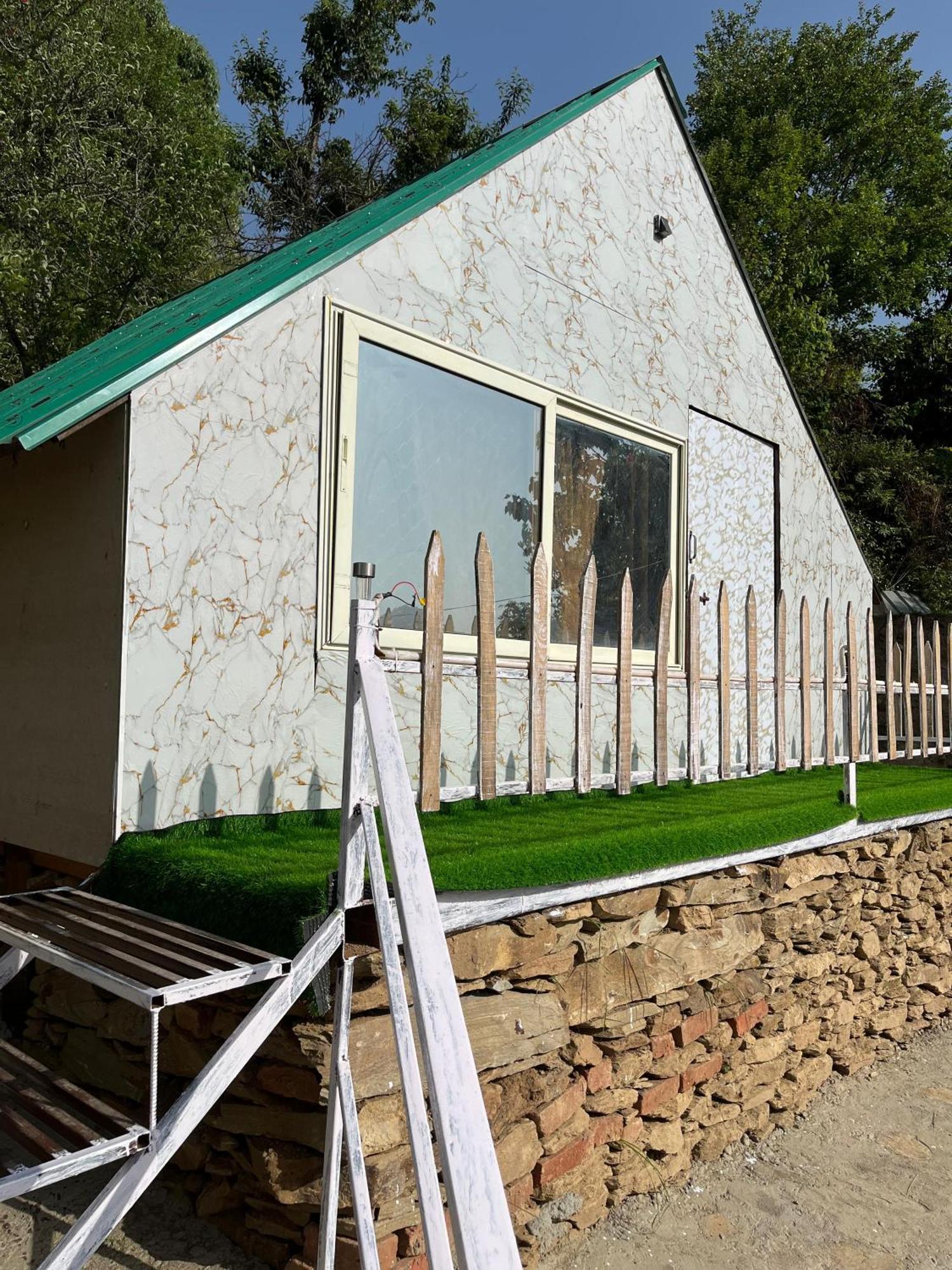 The Rare One'S Mukteshwar - Resort & Cafe エクステリア 写真